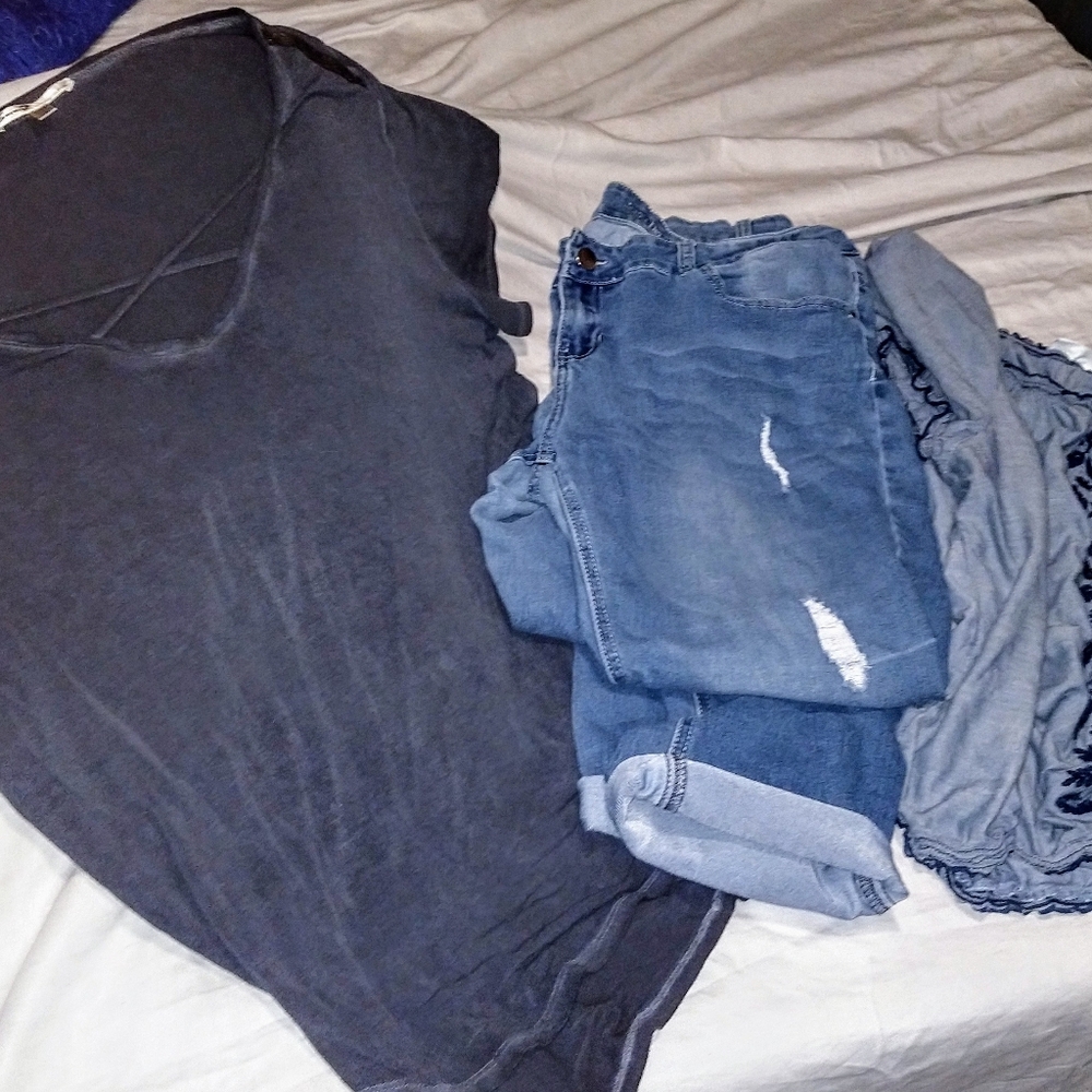 Lot: Women's Jeans & Two Shirts
